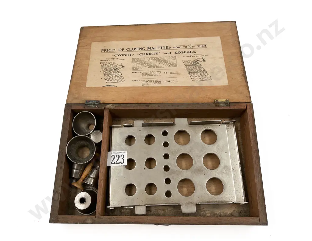 Boxed Vintage Pill Making Set Image 1++