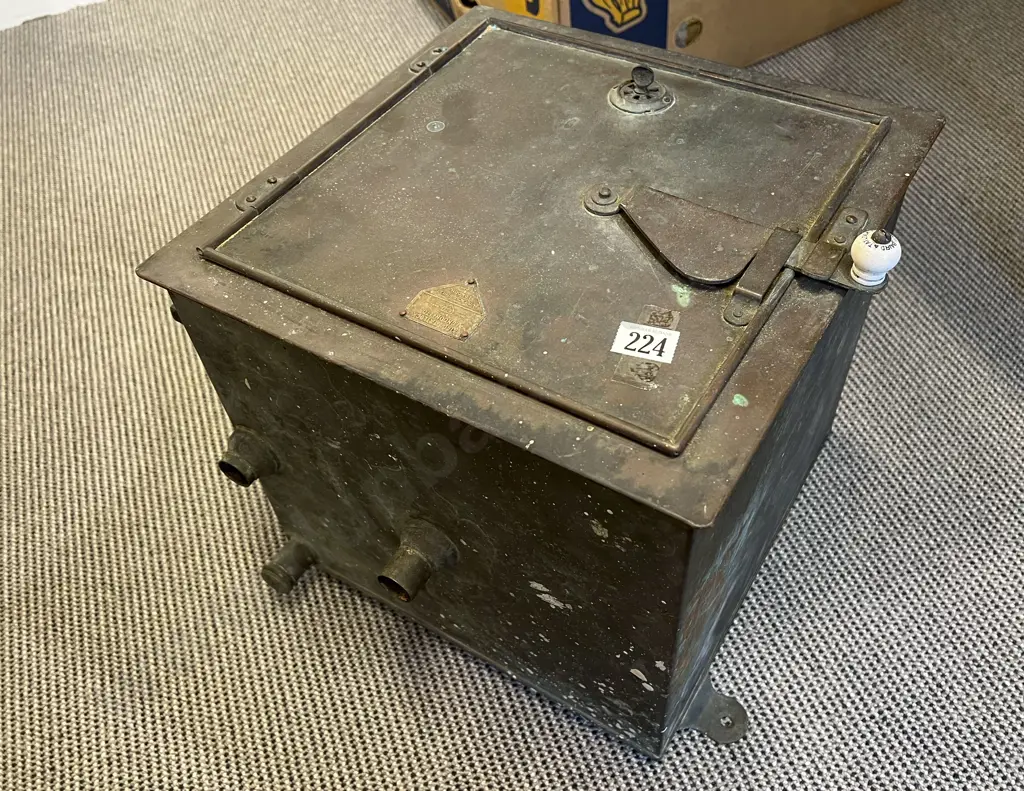 Vintage Copper Steriliser Image 1++