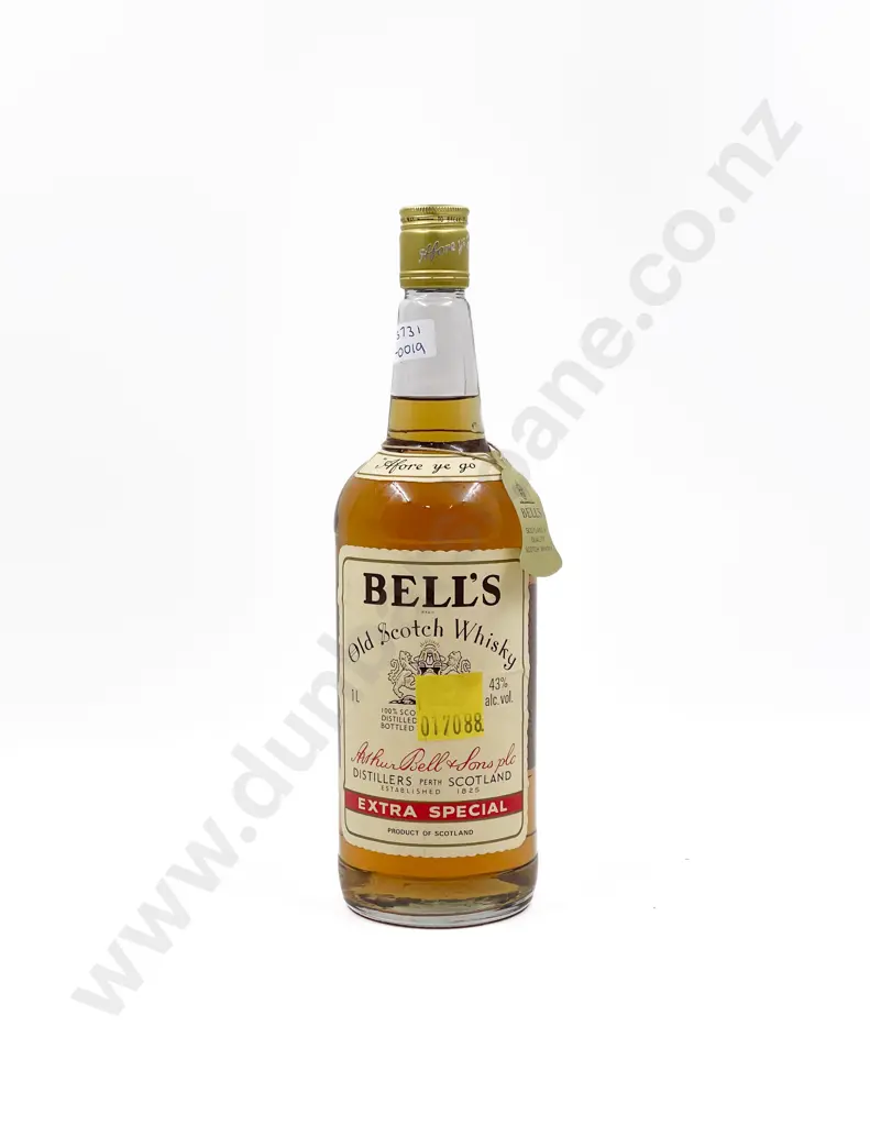 Bell's Old Scotch Whisky 1 Litre Image 1++