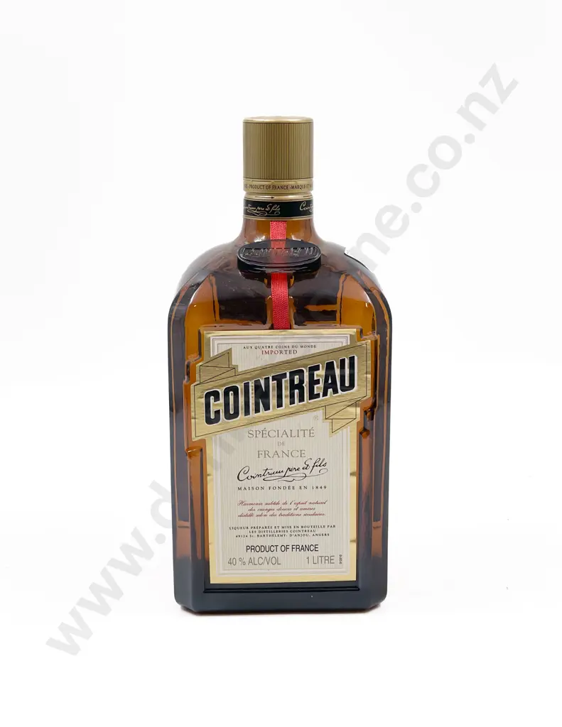 Cointreau 1 Litre Image 1++