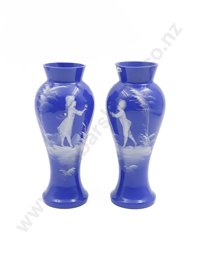 Pair of Mary Gregory Vases Image 1++