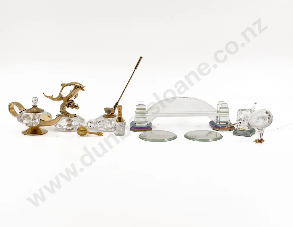 Small Quantity of Assorted Art Glass Ornaments Image 1++