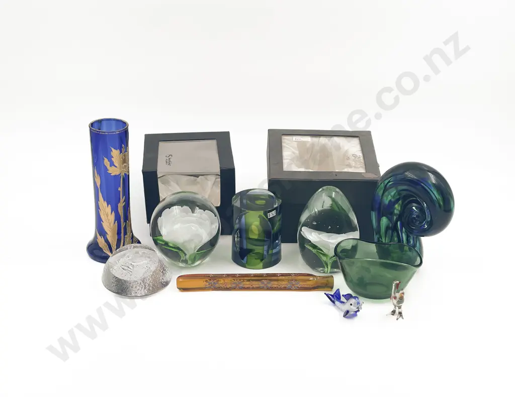 Small Box of Assorted Art Glass etc Image 1++