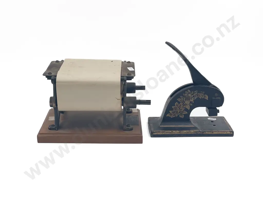 Bristow & Co Christchurch Paper Dispenser Together with Victorian Press Image 1++