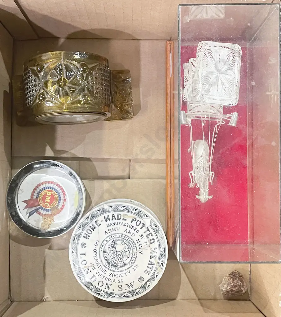 Small Quantity of Assorted Including Pressed Glass Clock Image 1++