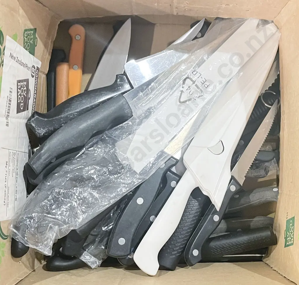 Box of Assorted Kitchen Knives Image 1++