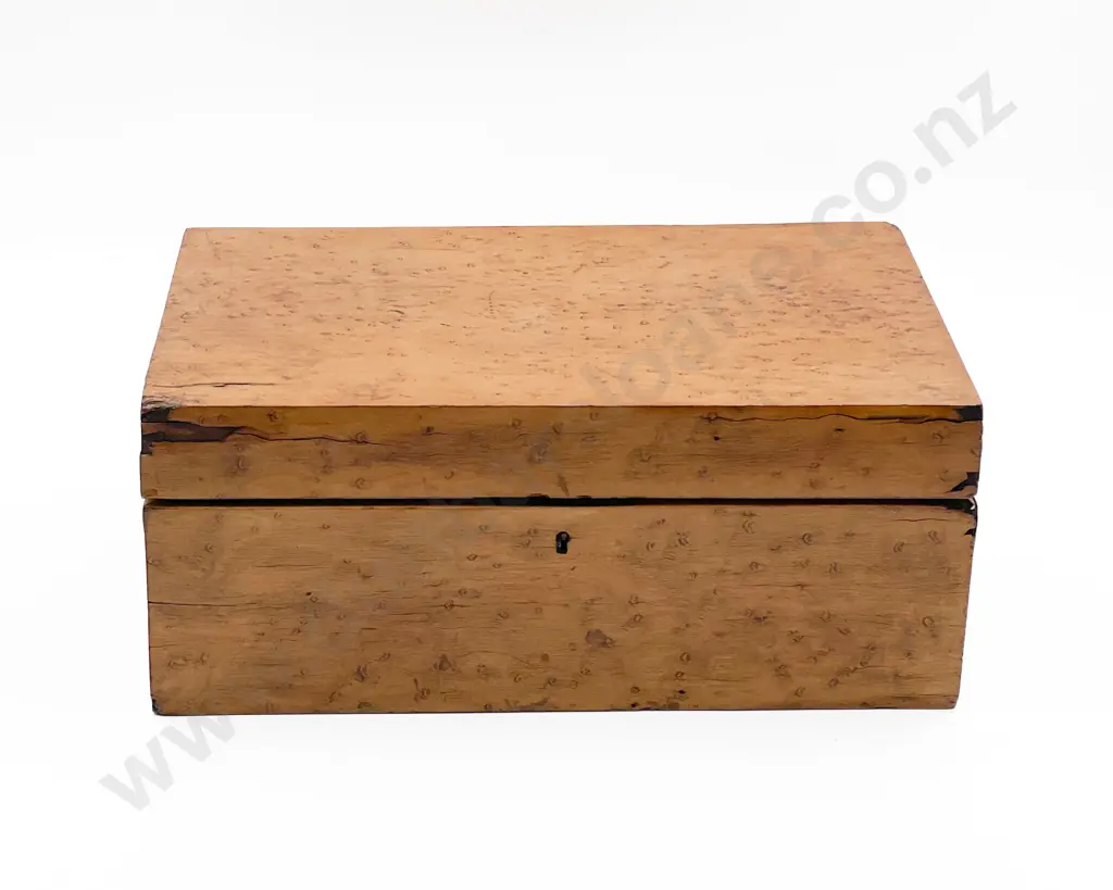 Mottled Kauri Writing Box Image 1++