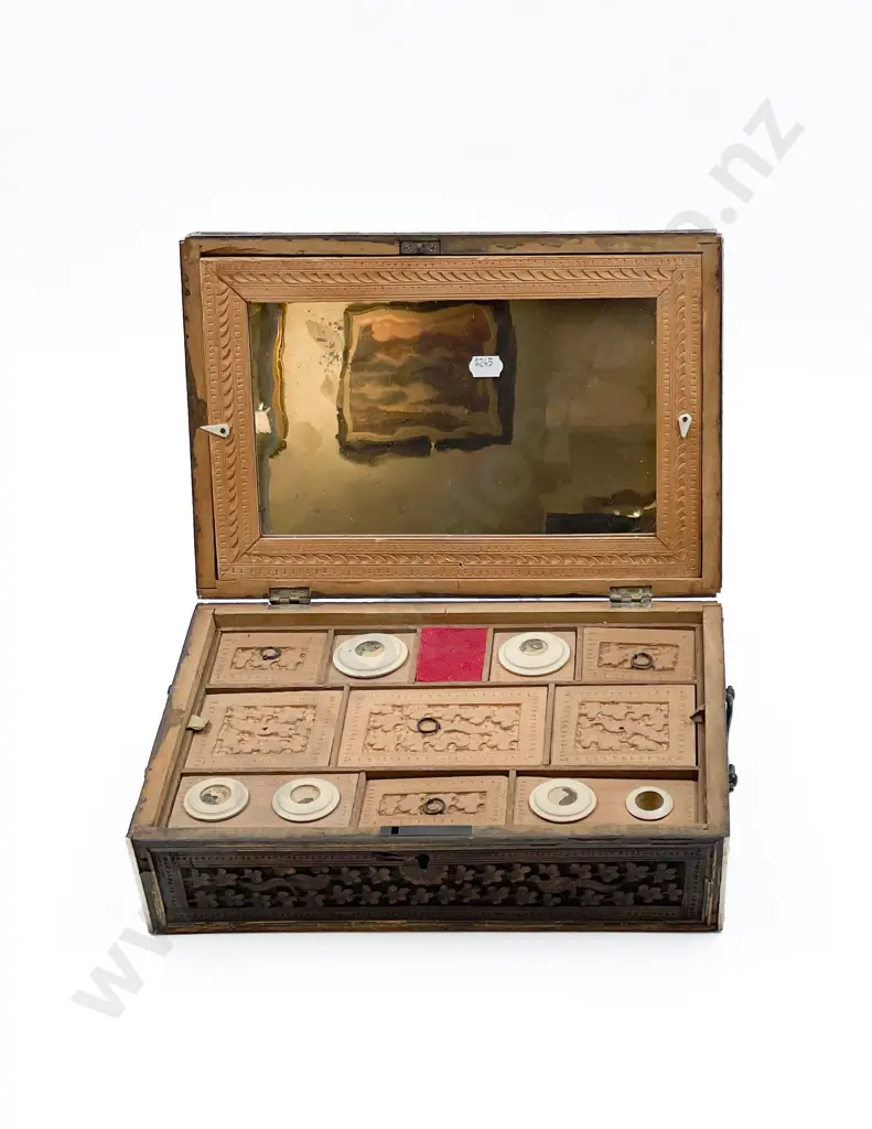 Carved Vanity Box with Mirrored Interior Image 1++