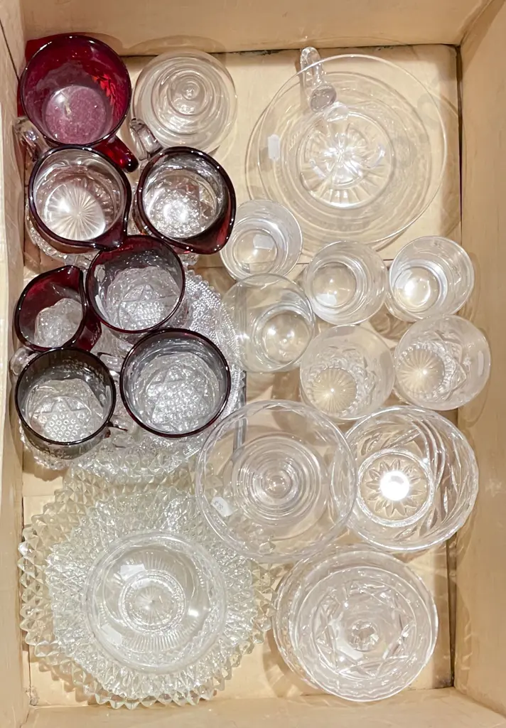 Box of Assorted Crystal and Glassware Image 1++