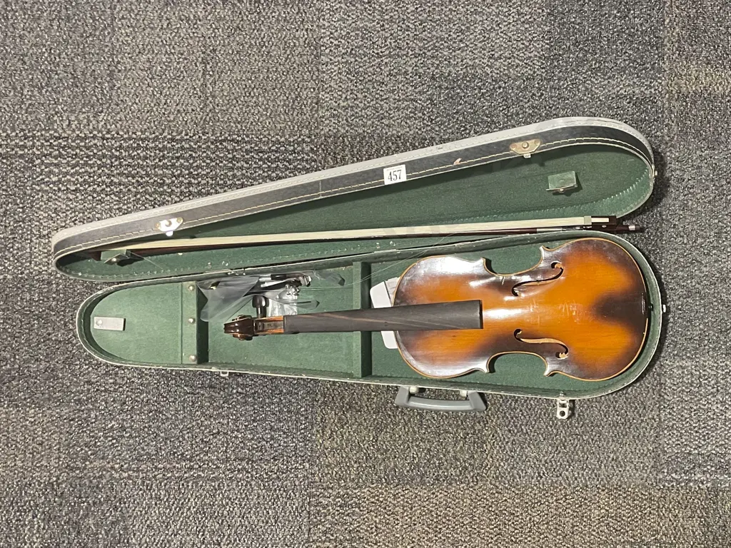 Violin with Bow in Case Image 1++