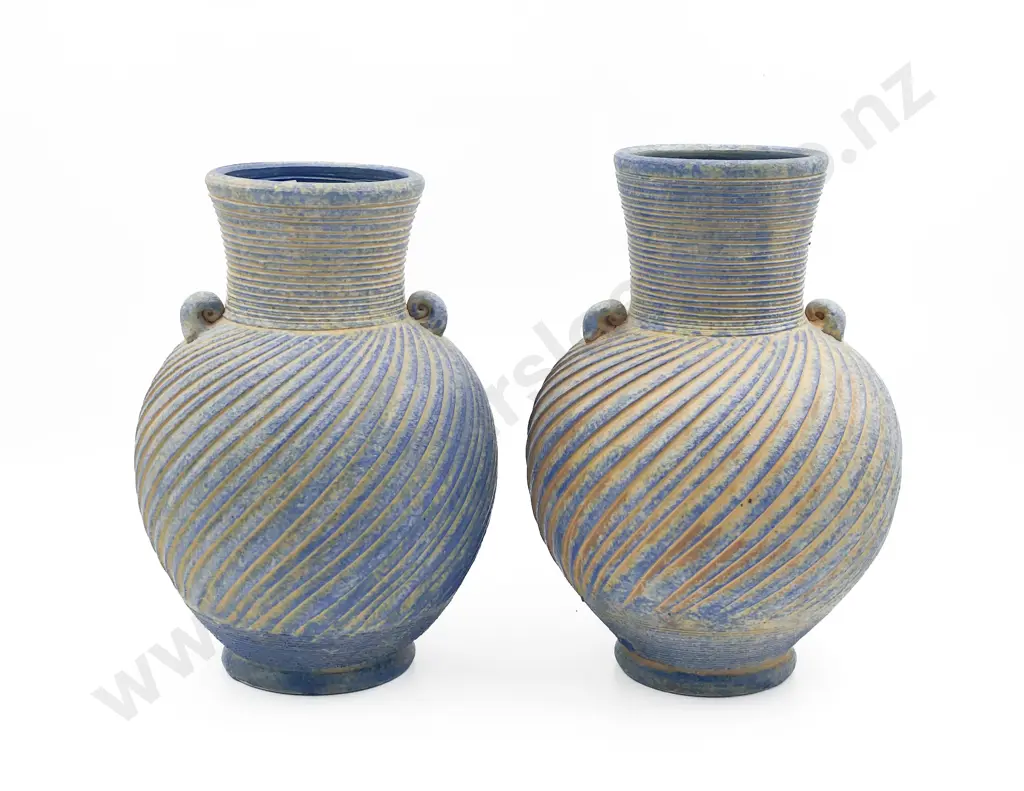 Two Peter Shearer Vases Image 1++