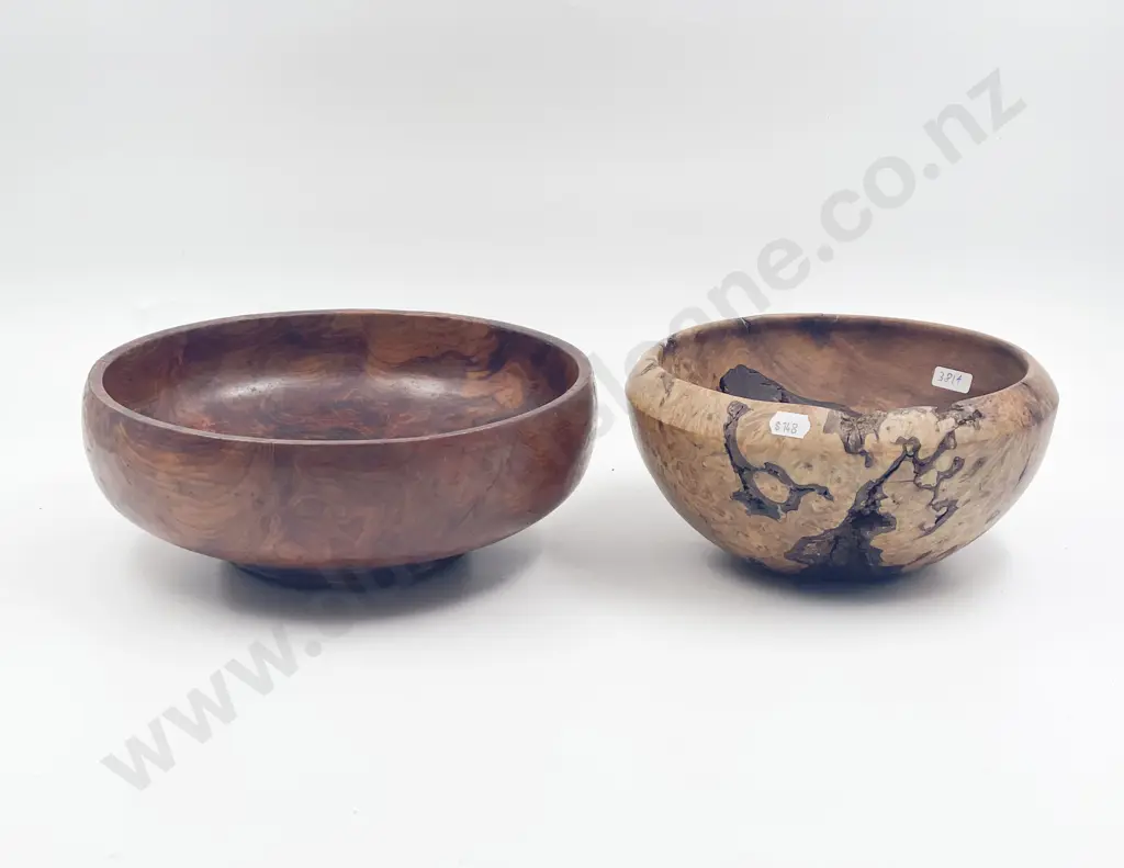 Signed Mottled Kauri Bowl with Turned Turned Wood Bowl Image 1++