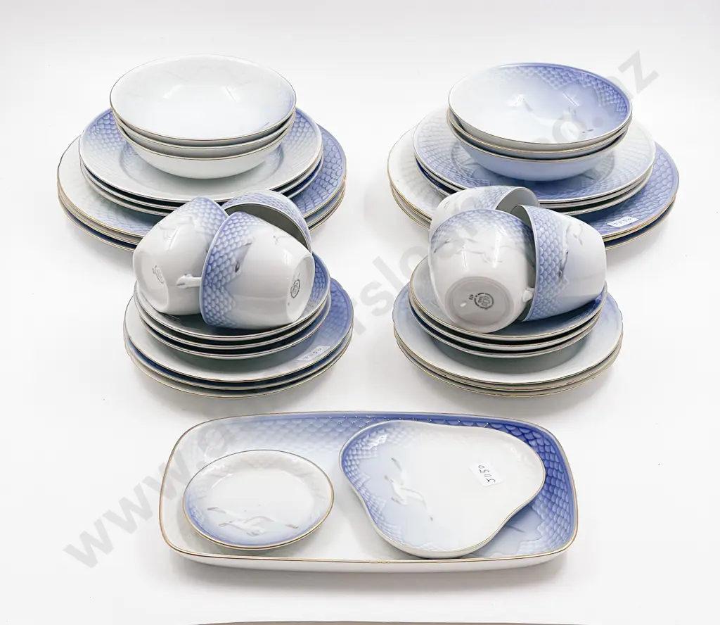 B&G Six Place Part Dinner Set with Seagull Motif Image 1++
