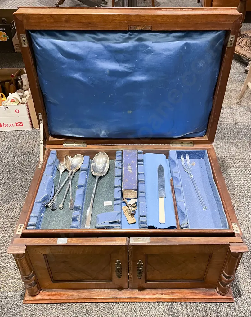 Large Burr Walnut Canteen of Assorted Cutlery Image 1++