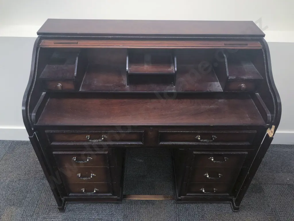 Reproduction Roll Top Desk Image 1++