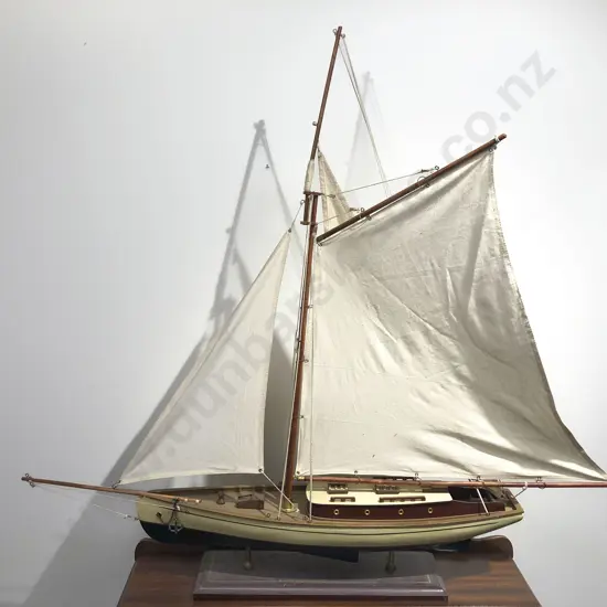 Model Yacht