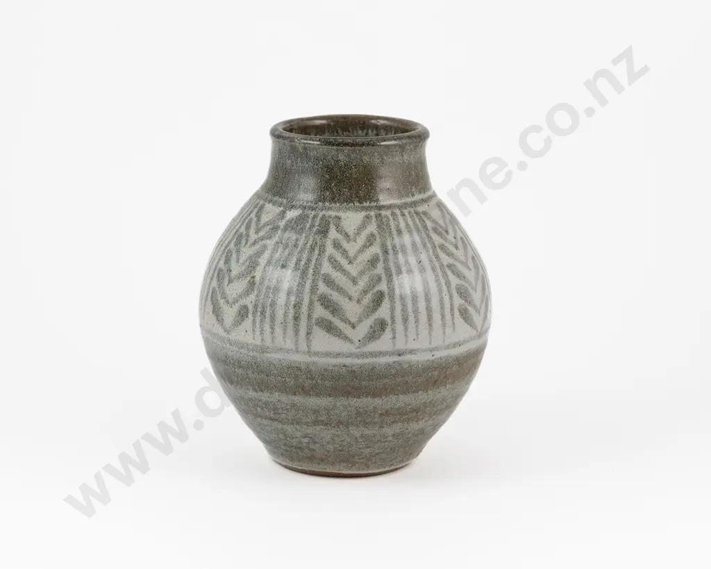 Mirek Smisek Vase Image 1++