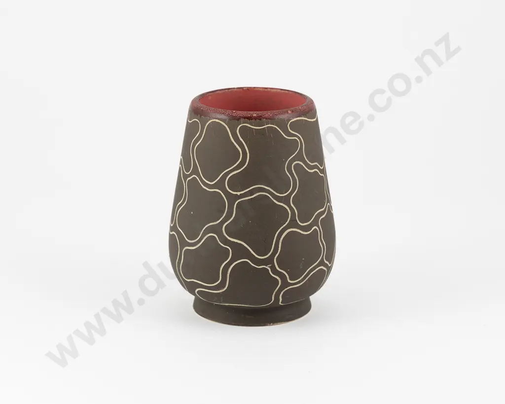 Mirek Smisek for Crown Lynn Vase Image 1++