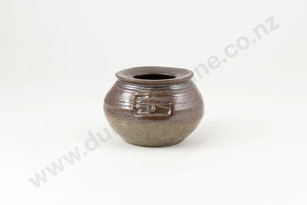 Len Castle Squat Ovoid Vase Image 1++