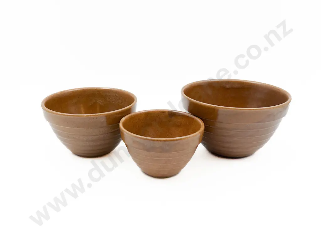 Three Graduated Crown Lynn Kitchen Bowls Image 1++