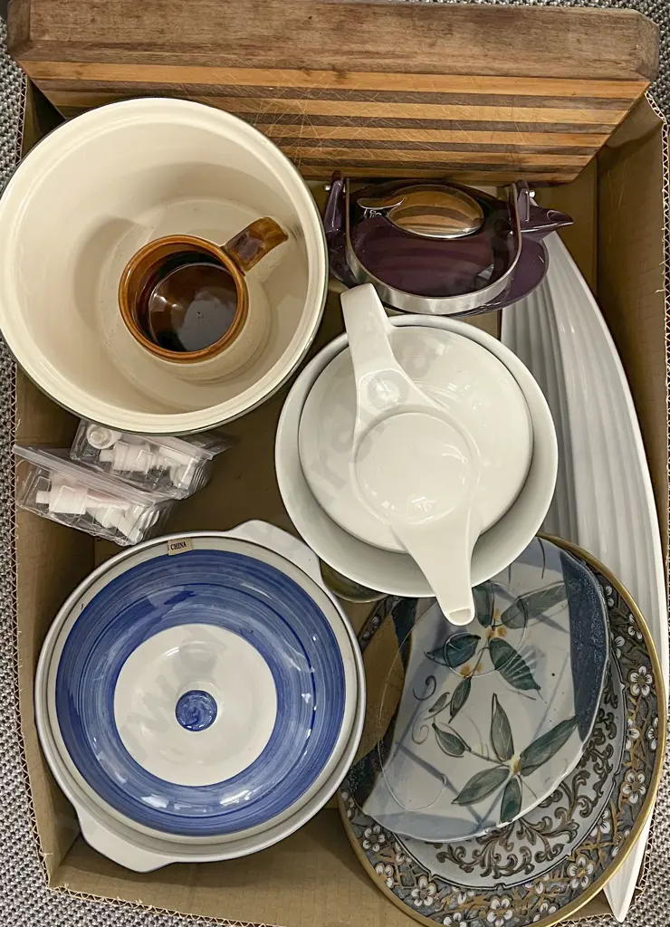 Box of Assorted Fancy China Image 1++