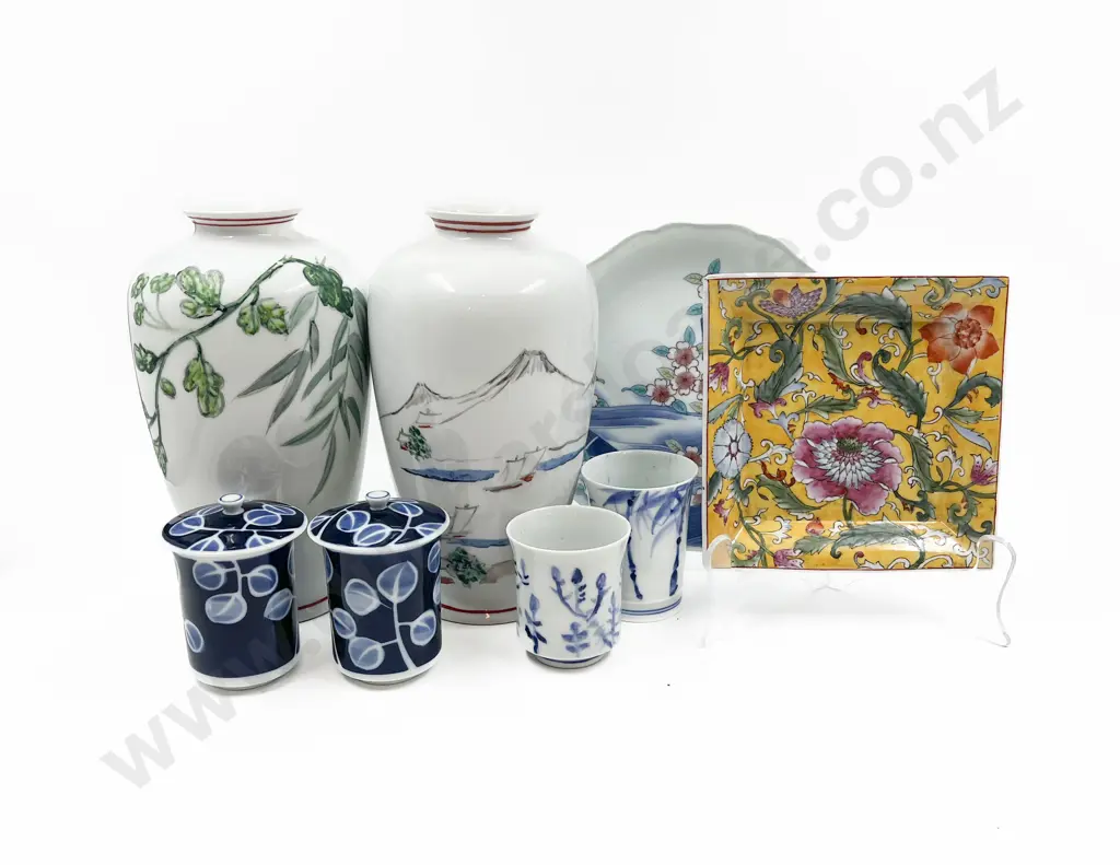 Small Quantity of Asian China Including Vases Image 1++