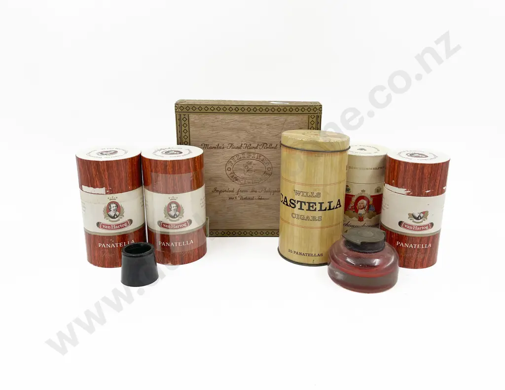 Small Quantity of Assorted Cigars and Cases etc Image 1++