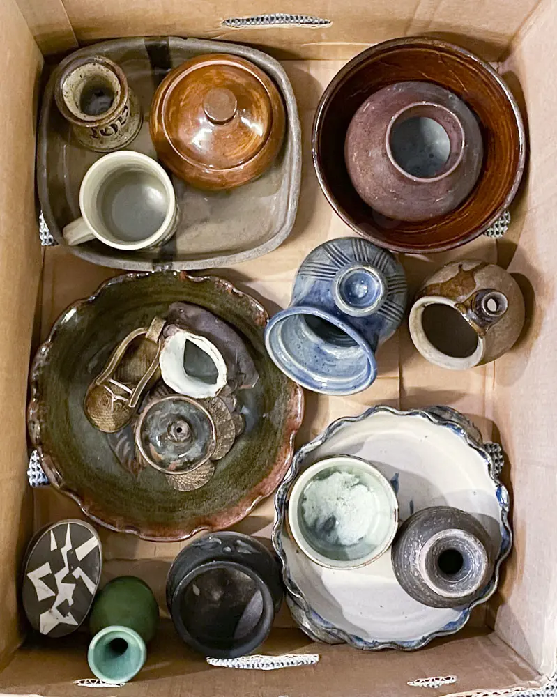 Box of Assorted Pottery Image 1++
