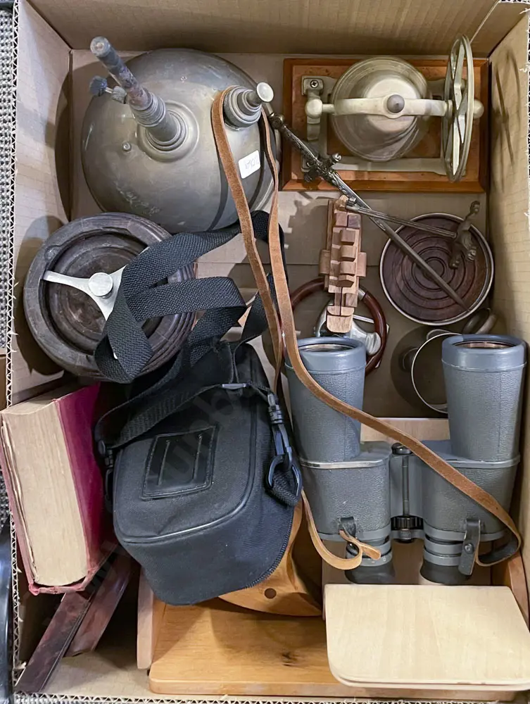 Box of Assorted Including Metal Ware etc Image 1++