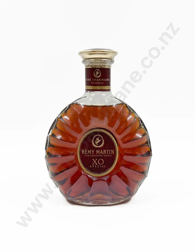 Remy Martin 700ml Fine Champagne Cognac XO Special in Presentation Box Image 1++