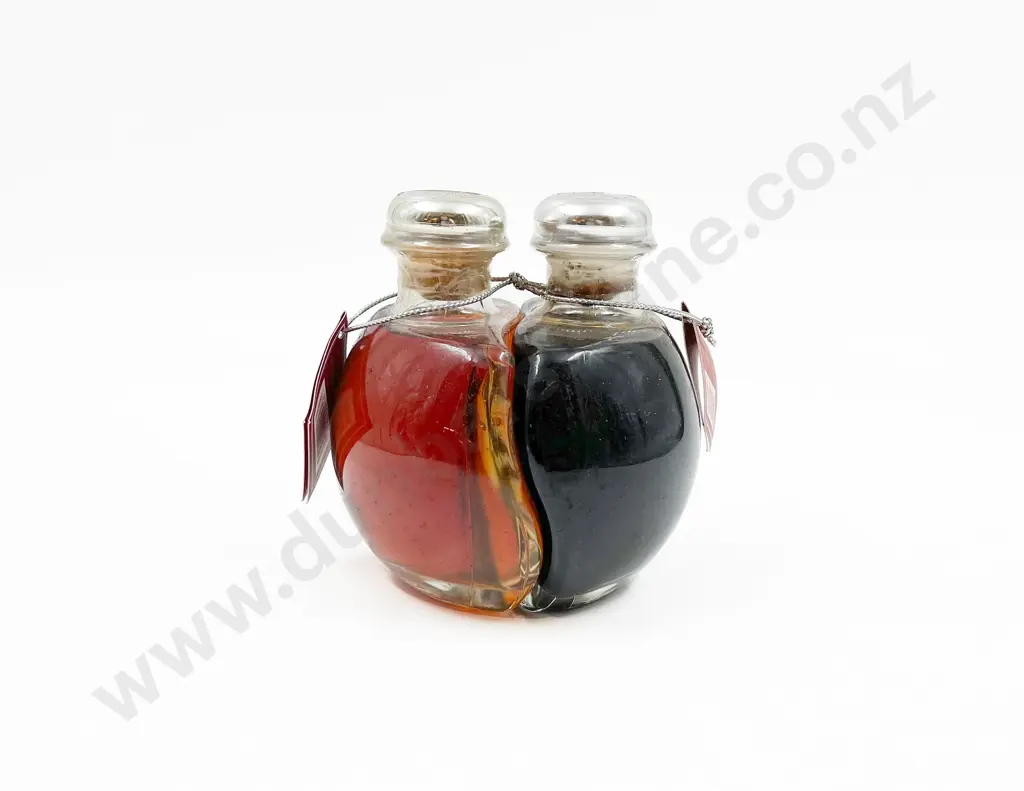 Two 200ml Bottles of Zuidiem Liqueur in Jar Image 1++
