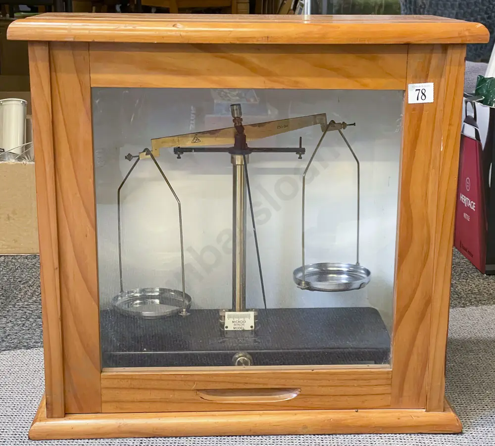 Griffin & Tatlock Vintage Scale in Presentation Case Image 1++