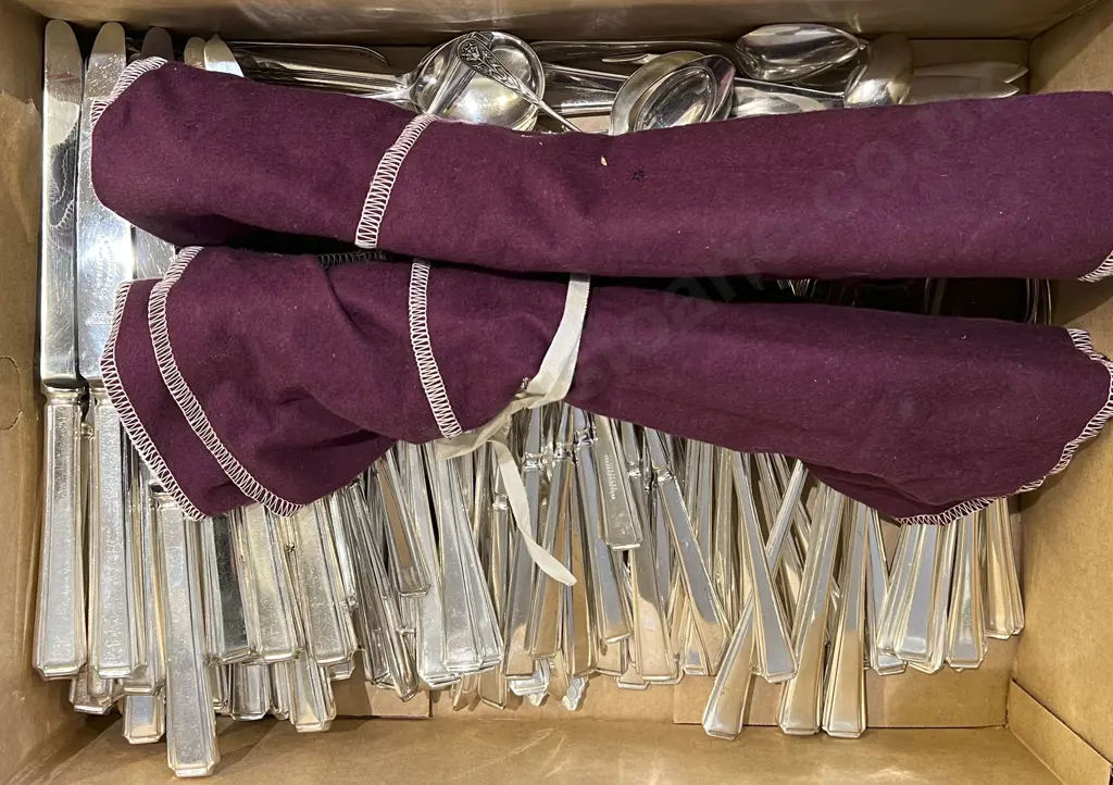 Box of Assorted S/P Cutlery Image 1++