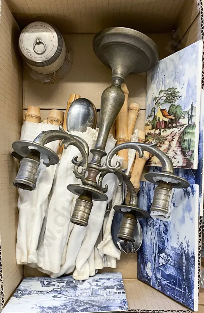 Quantity of Assorted Including Cutlery Image 1++