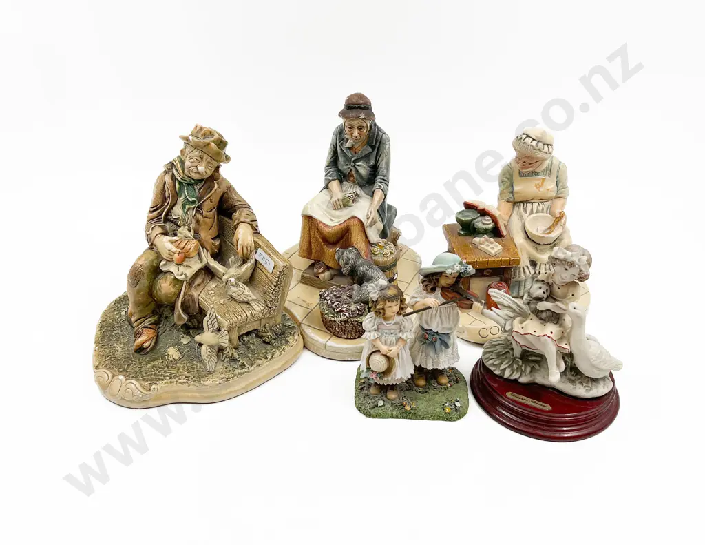 Five Assorted Ceramic Figures Image 1++