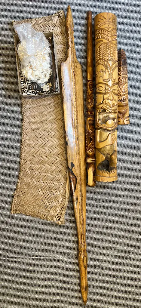 Four Assorted Tourist Ware Carvings etc Image 1++