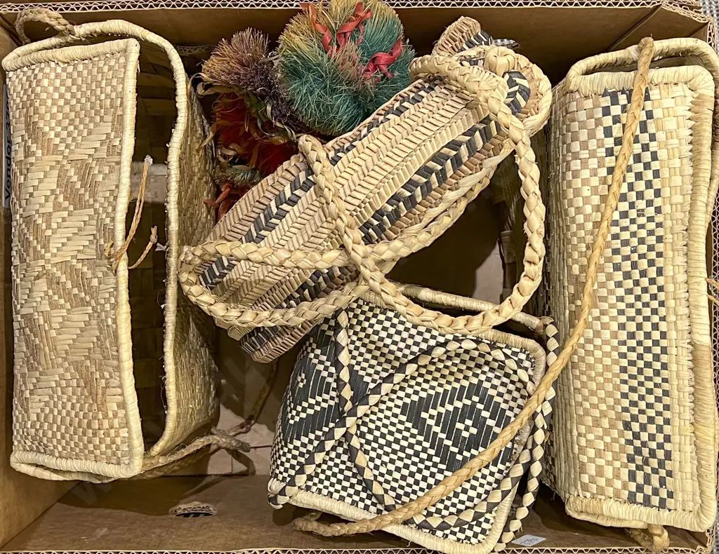 Box of Assorted Woven Bags etc Image 1++
