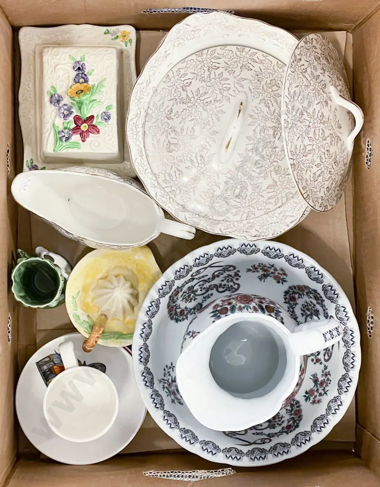 Quantity of Assorted Fancy China Image 1++