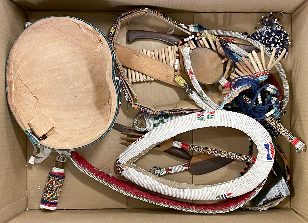 Box of Assorted Beaded Ware Image 1++