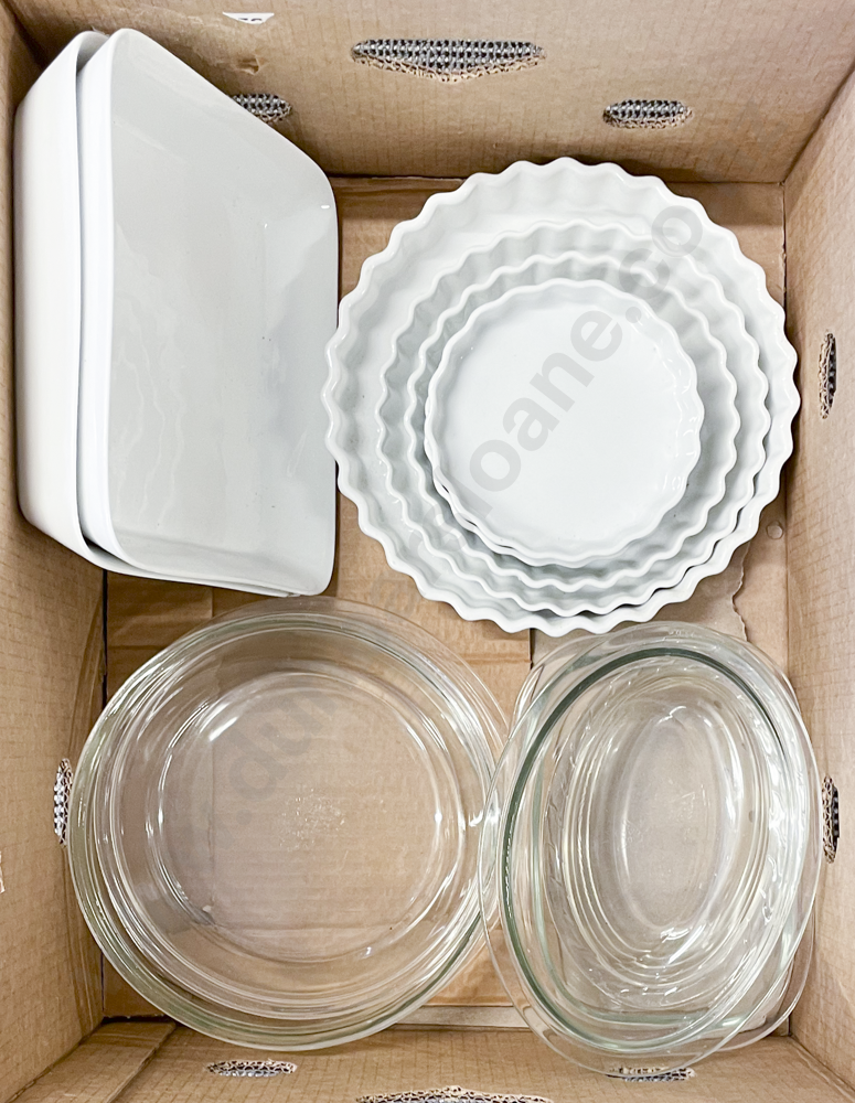 Box of Assorted Kitchenware Image 1++