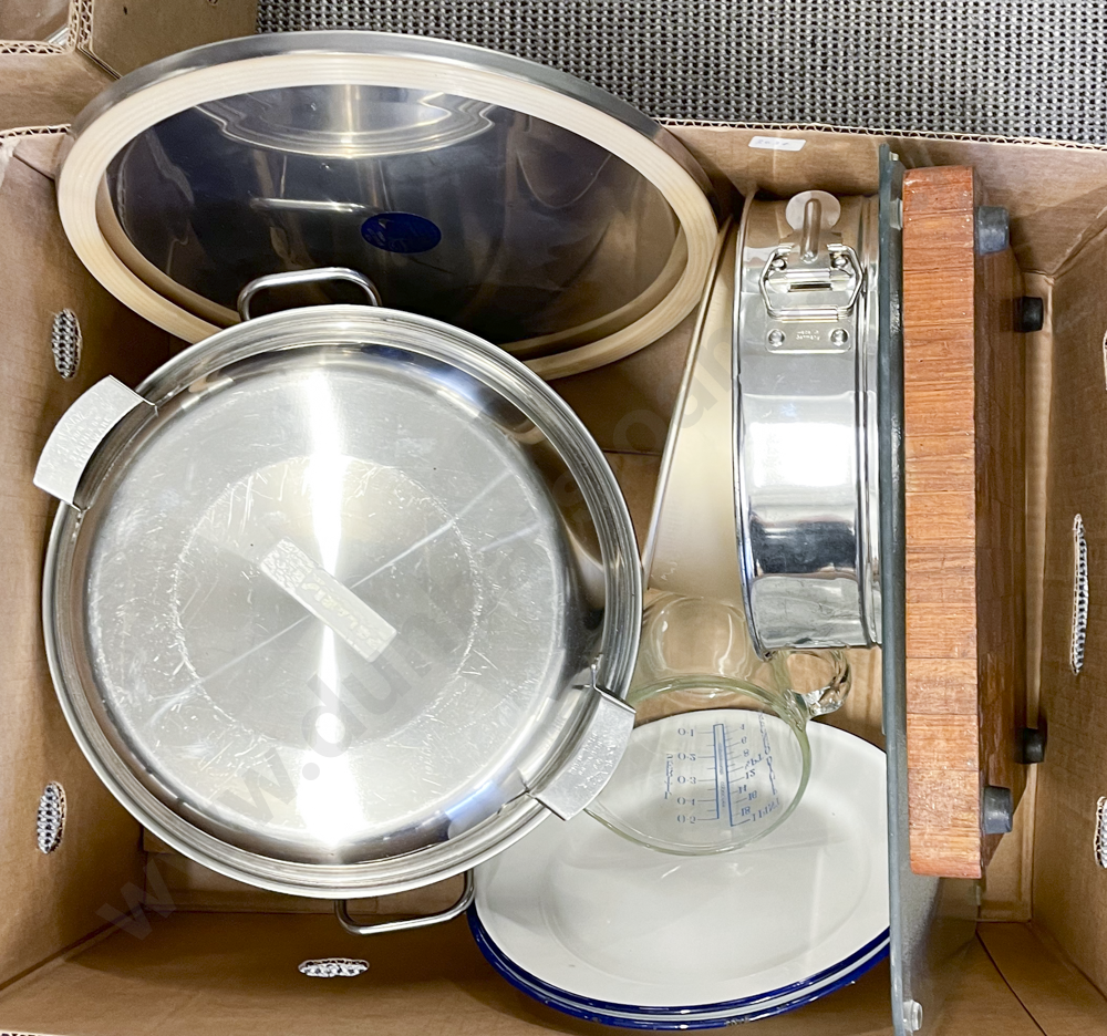 Box of Assorted Kitchenware Image 1++