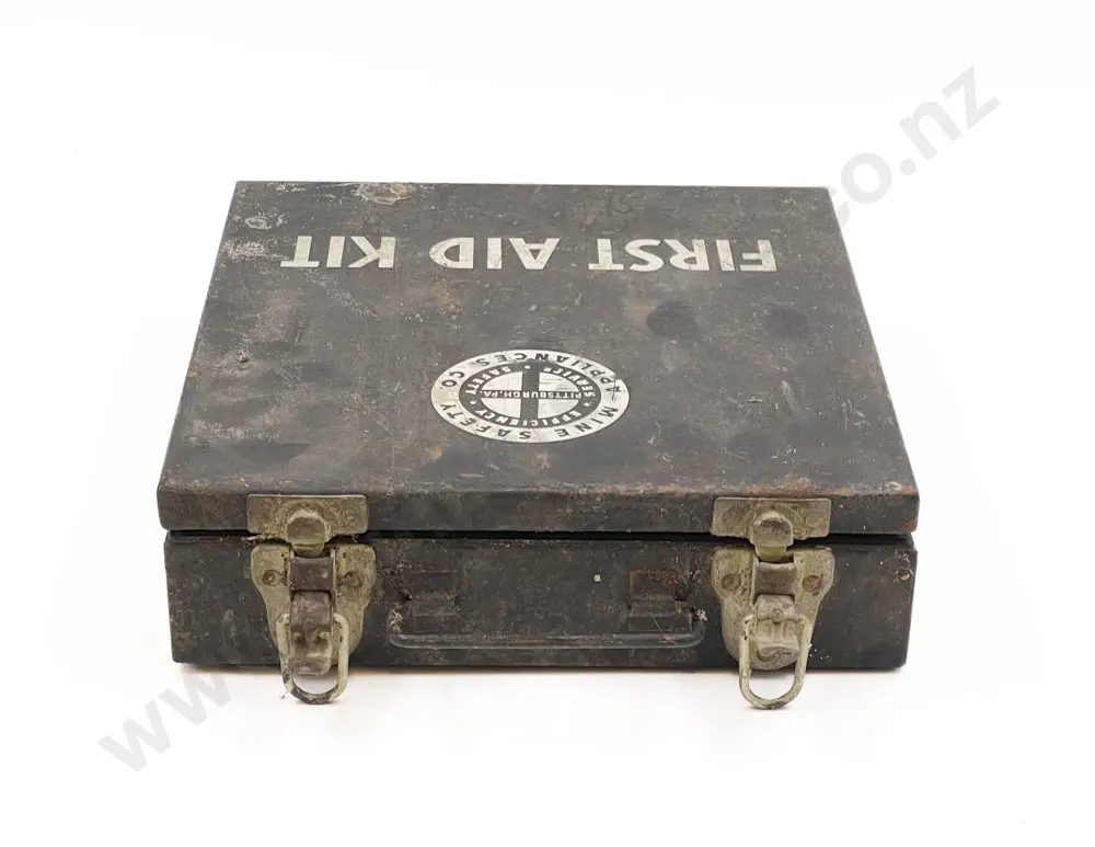 Vintage First Aid Kit Image 1++