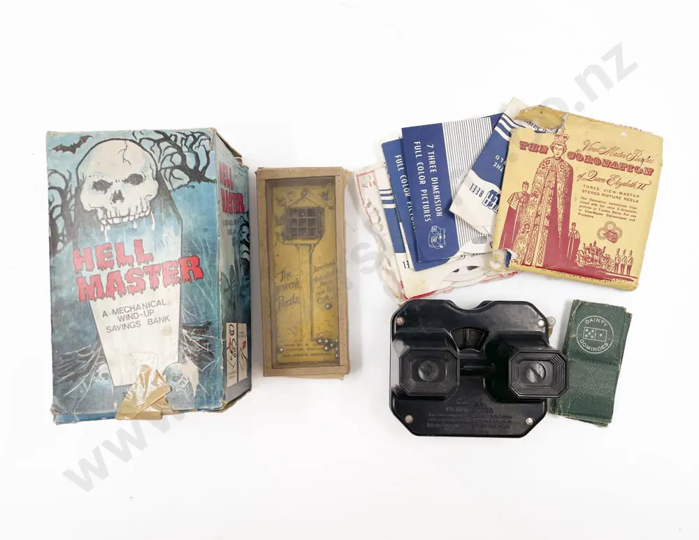Small Quantity of Assorted Vintage Toys etc Image 1++