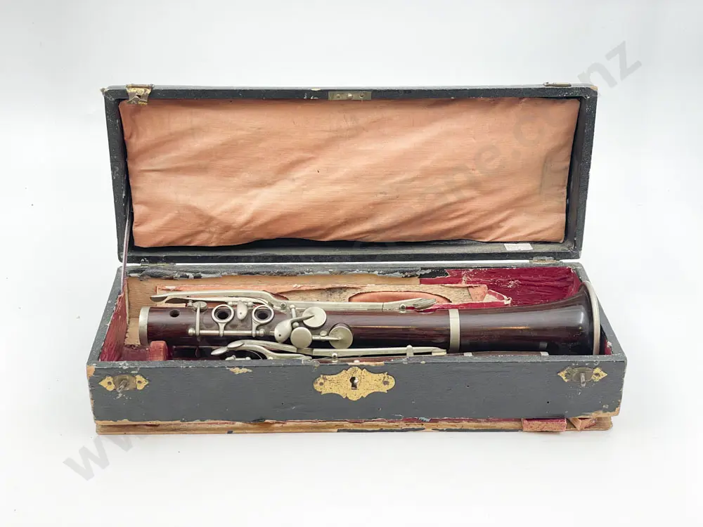 Vintage Clarinet in Case Image 1++