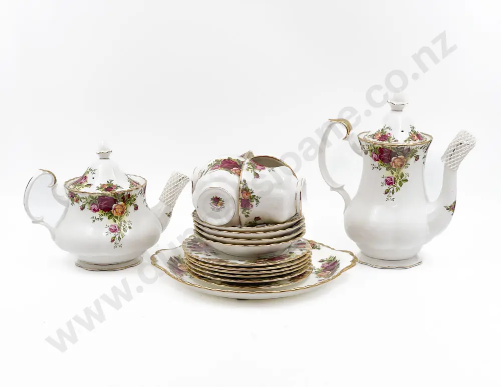 Large Quantity of Assorted Royal Albert "Old Country Roses" Tea China Image 1++
