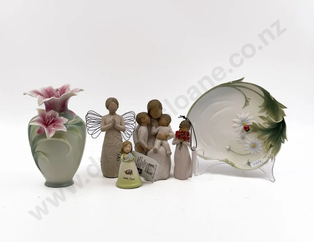 Small Quantity of Assorted Decorative Ornaments and China Image 1++