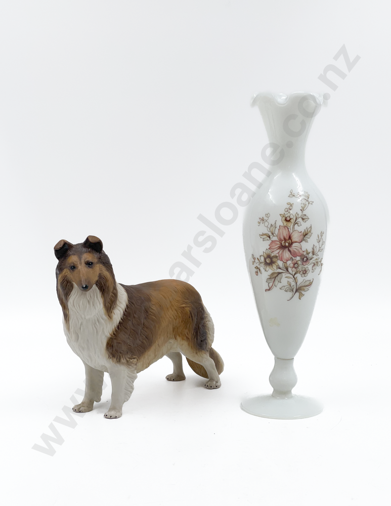Aynsley Dog Ornament "Rough Collie" Together with Milk Glass Vase Image 1++