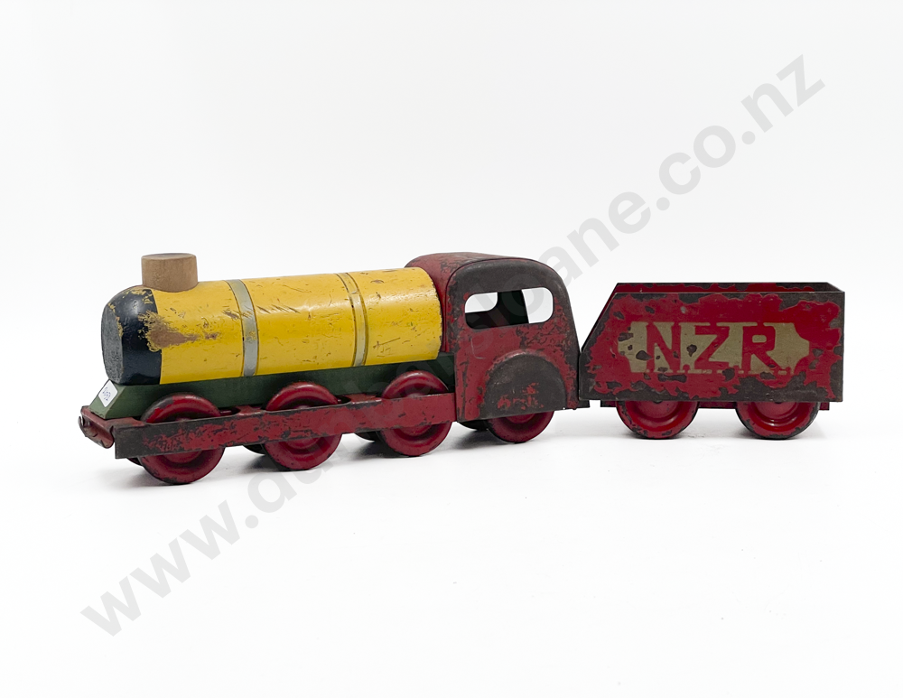 Vintage Tin Plate Locomotive and Tender NZR Image 1++
