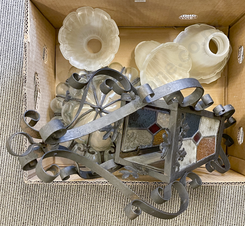 Box of Assorted Glass Light Shades etc Image 1++