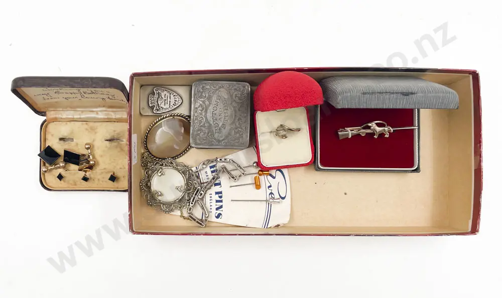 Box of Assorted Costume Jewellery Image 1++